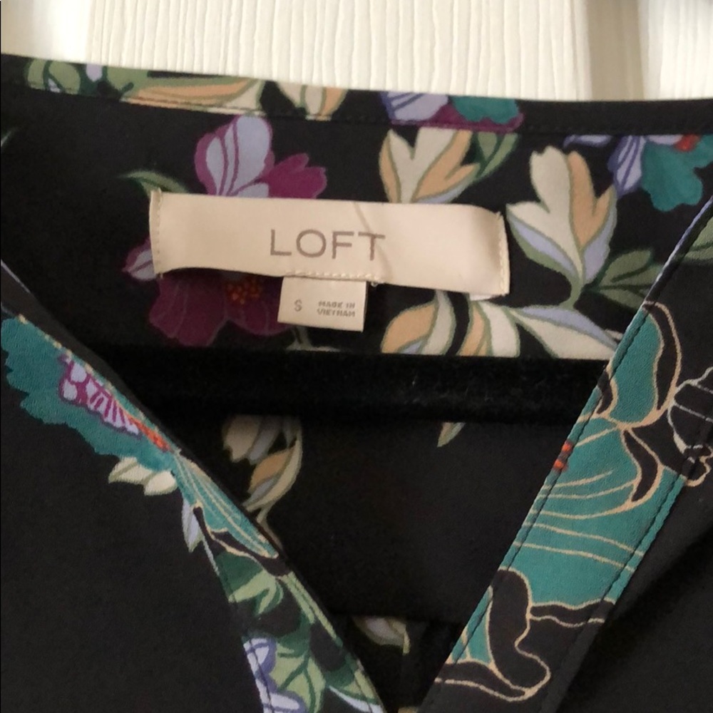 Loft blouse. Small. - Picture 4 of 6